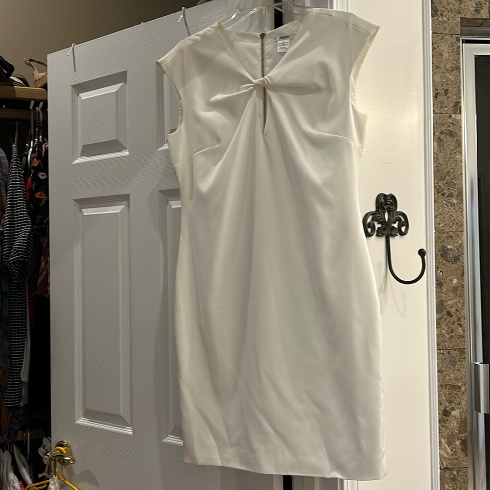 White polyester dress with lining